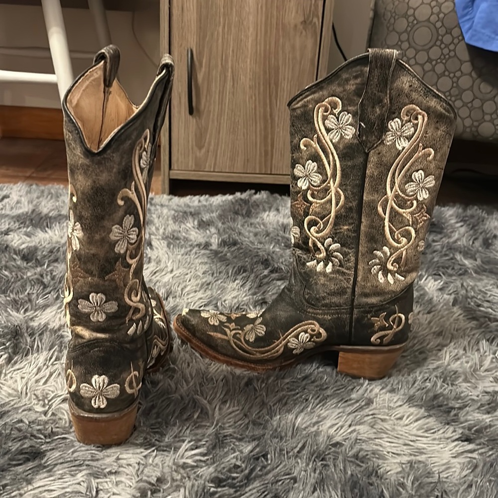 Circle g cowboy boots good condition
